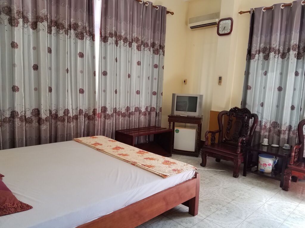 Халонг: Linh Dan Hotel