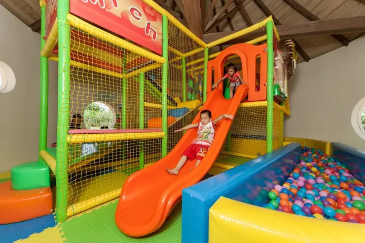 Зявьен: Emeralda Resort Ninh Binh