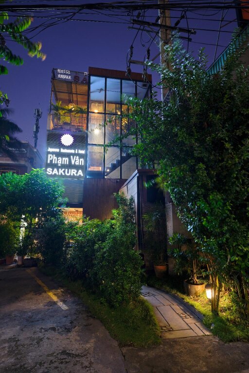 Пляж Thuan An: Japanese Restaurant and Hotel Sakura