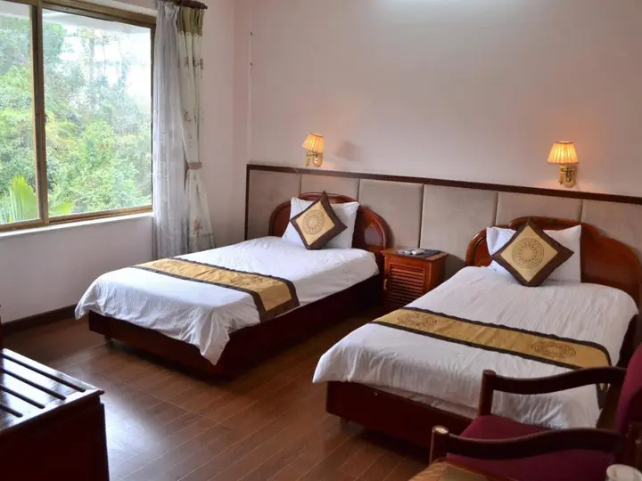Халонг: Van Ly Hotel
