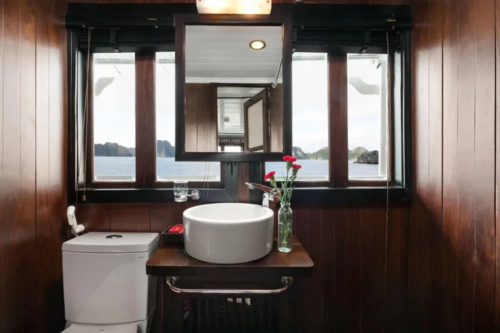 Халонг: Halong Carina Cruise