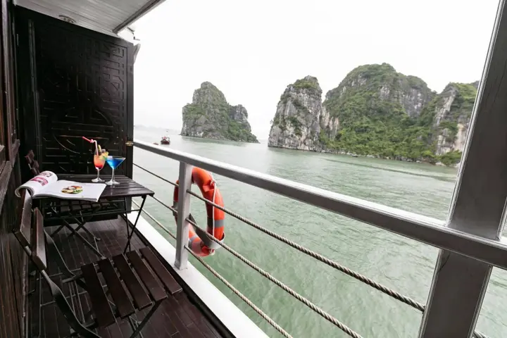 Халонг: Halong Carina Cruise