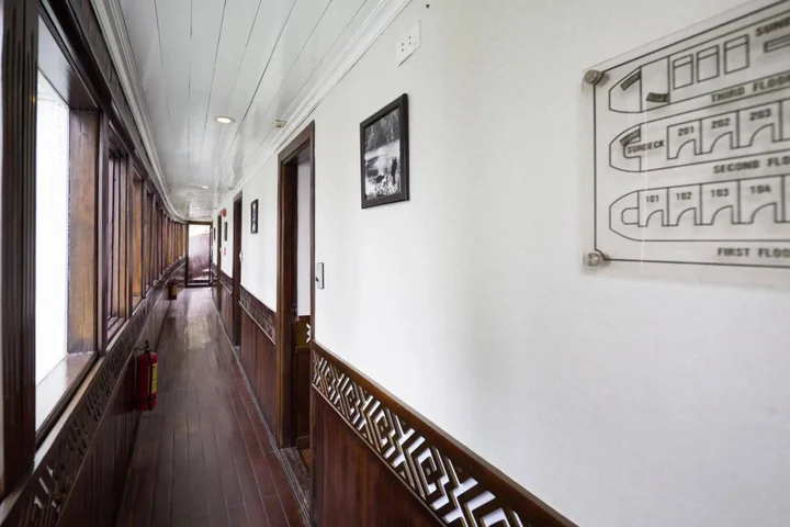 Халонг: Halong Carina Cruise