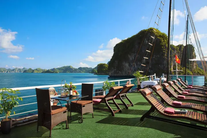 Халонг: Halong Carina Cruise