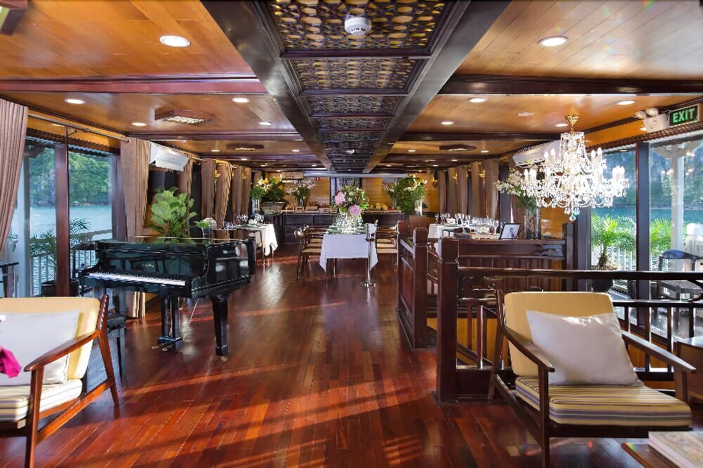 Халонг: Aphrodite Cruises