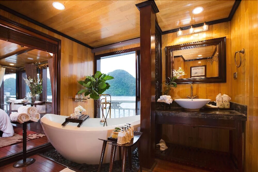 Халонг: Aphrodite Cruises