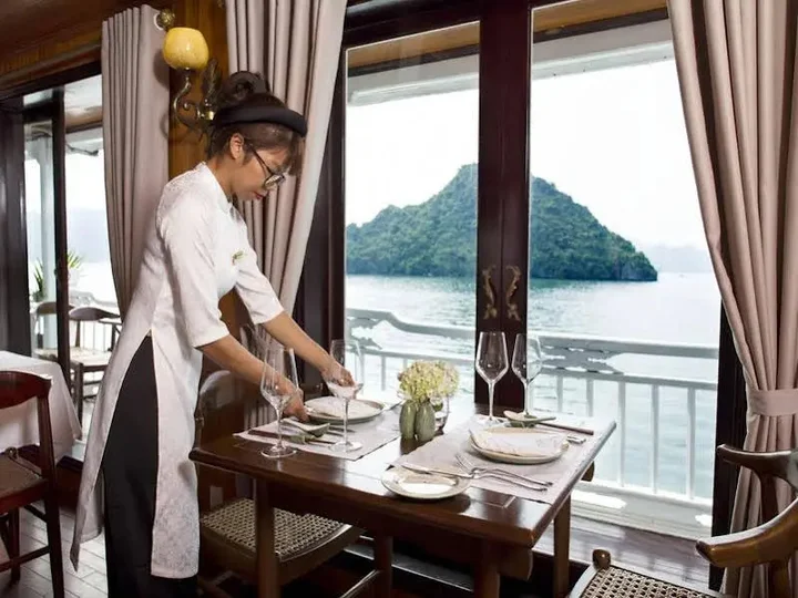 Халонг: Aphrodite Cruises