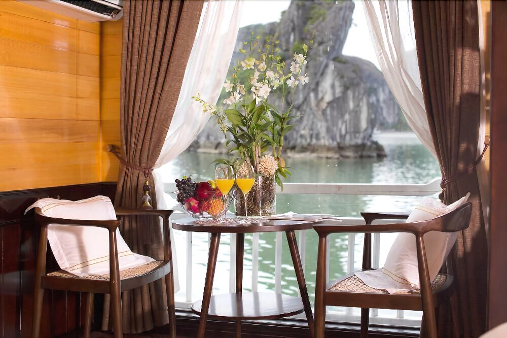 Халонг: Aphrodite Cruises