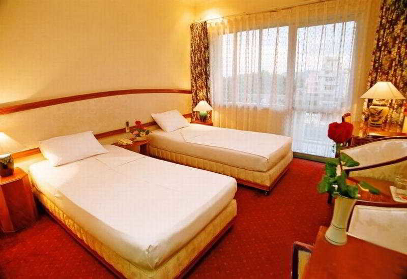 Que Huong Hotel — фото 2