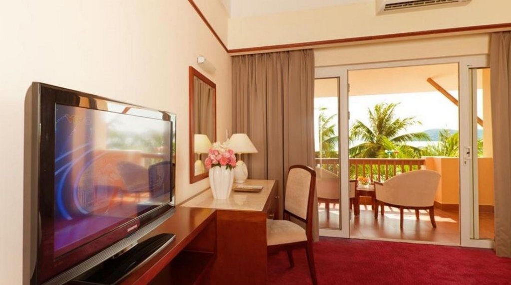 Хатин: Hon Trem Resort & Spa