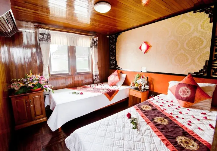Халонг: Halong Bay Aloha Cruises