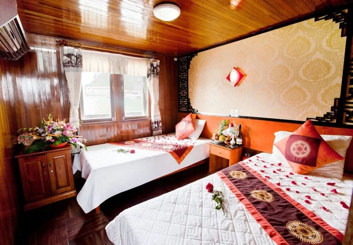 Халонг: Halong Bay Aloha Cruises