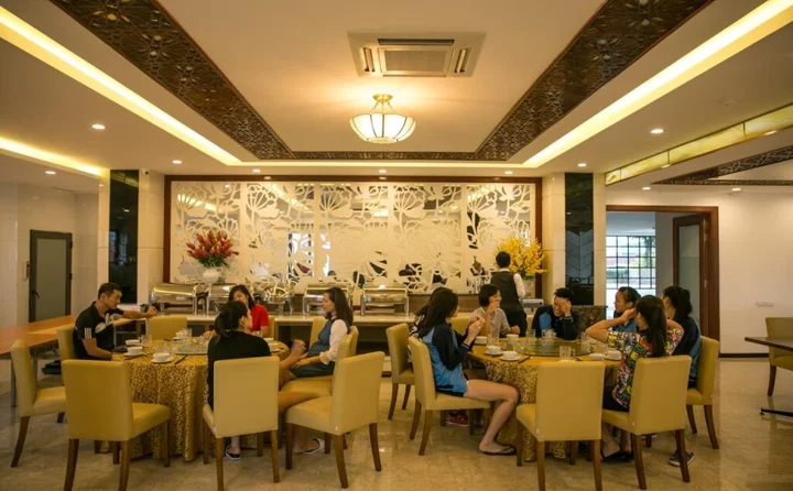 Хатинь: Ha Huy Hotel