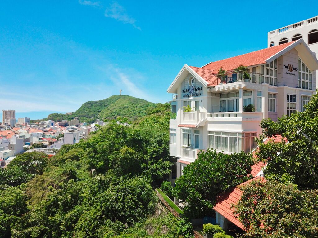 Вунгтау: The Wind Resort - Tropical Hillside Escape