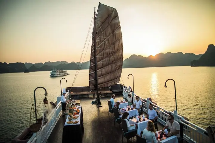 Халонг: Bhaya Halong Cruise