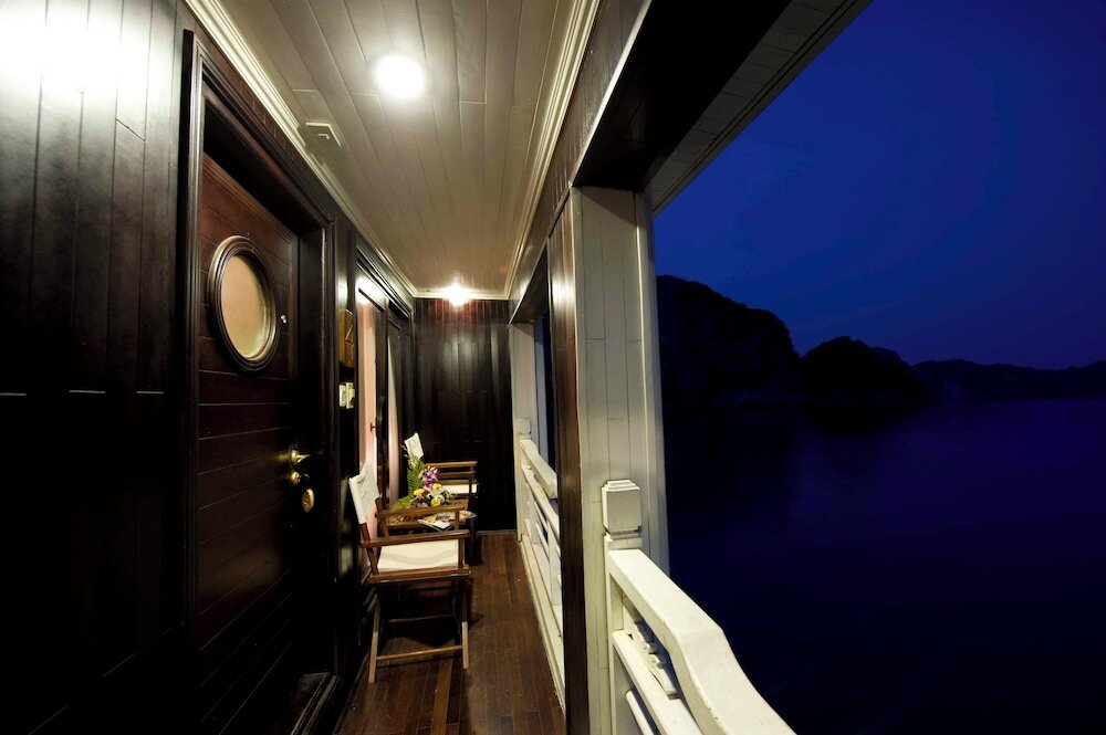 Халонг: Bhaya Halong Cruise