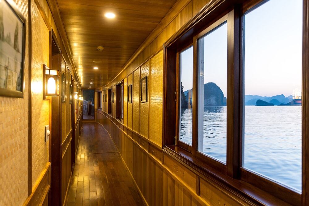 Халонг: Bhaya Halong Cruise