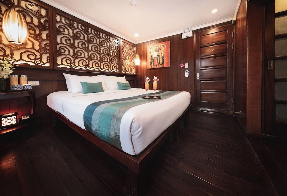 Халонг: Bhaya Halong Cruise