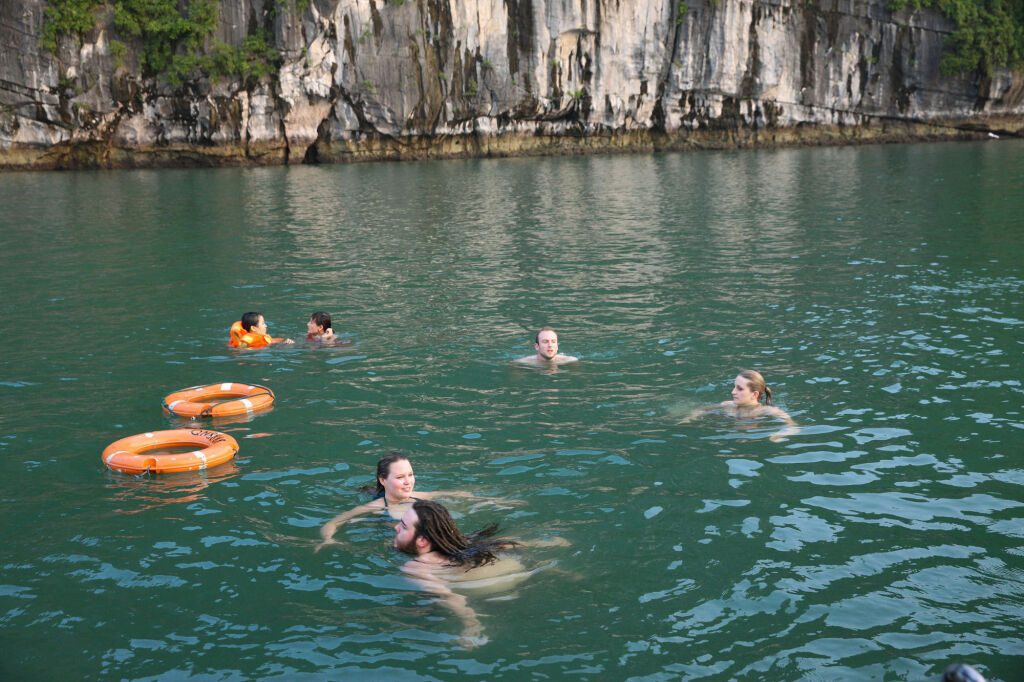 Халонг: Rosa Cruise Halong