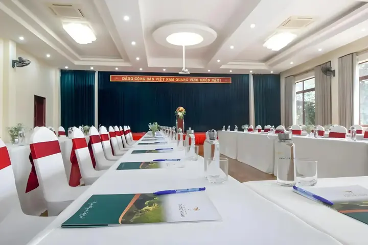 Зявьен: Thung Nham Hotel & Resort