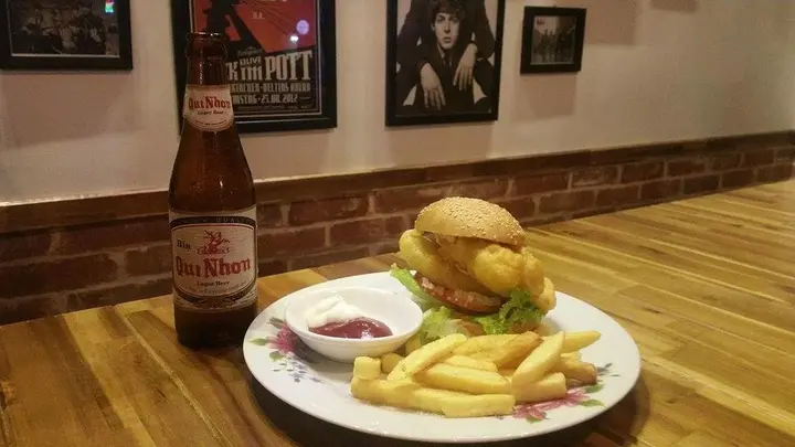 Куинён: John  Paul Inn