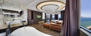 Нячанг: V Hotel Nha Trang