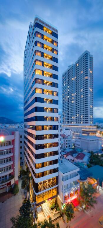 Нячанг: V Hotel Nha Trang