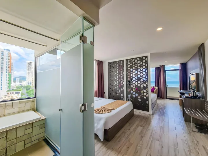 Нячанг: V Hotel Nha Trang