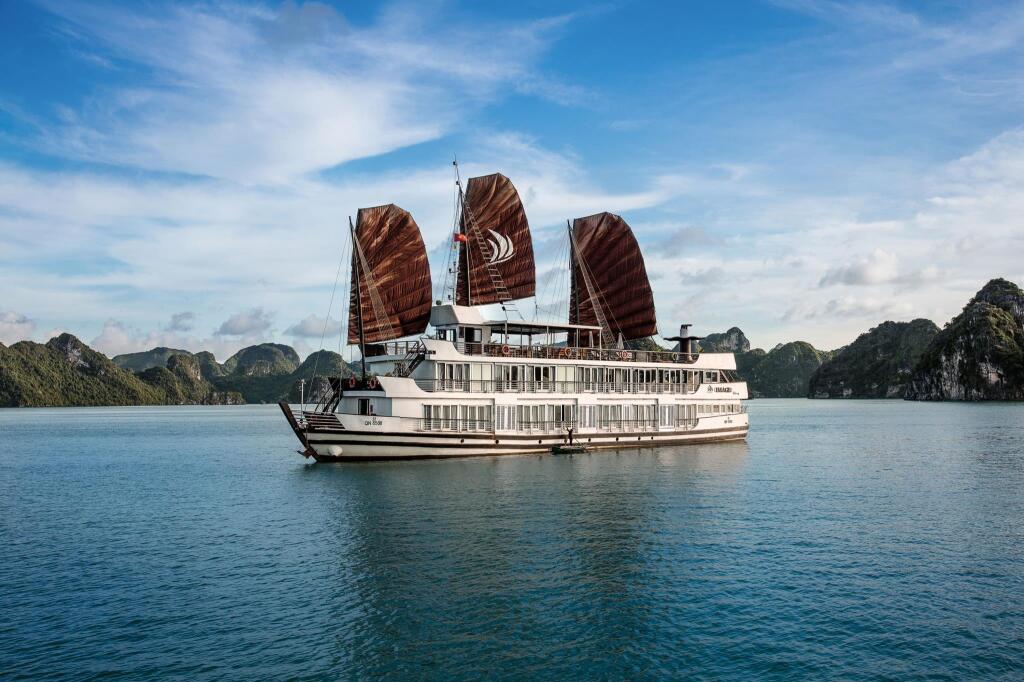 Халонг: Pelican Classic Cruise