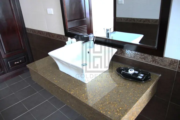 Халонг: Golden Gem Tuan Chau Hotel
