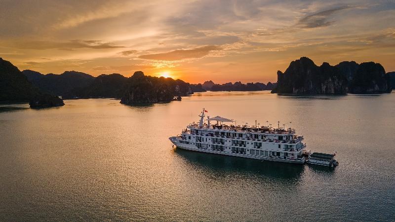 Халонг: Paradise Elegance Cruise Halong
