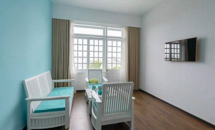 Дананг: Flora Beach Hotel & Spa