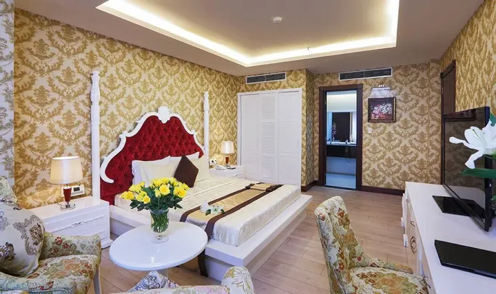 Тэйнинь: Sunrise Hotel