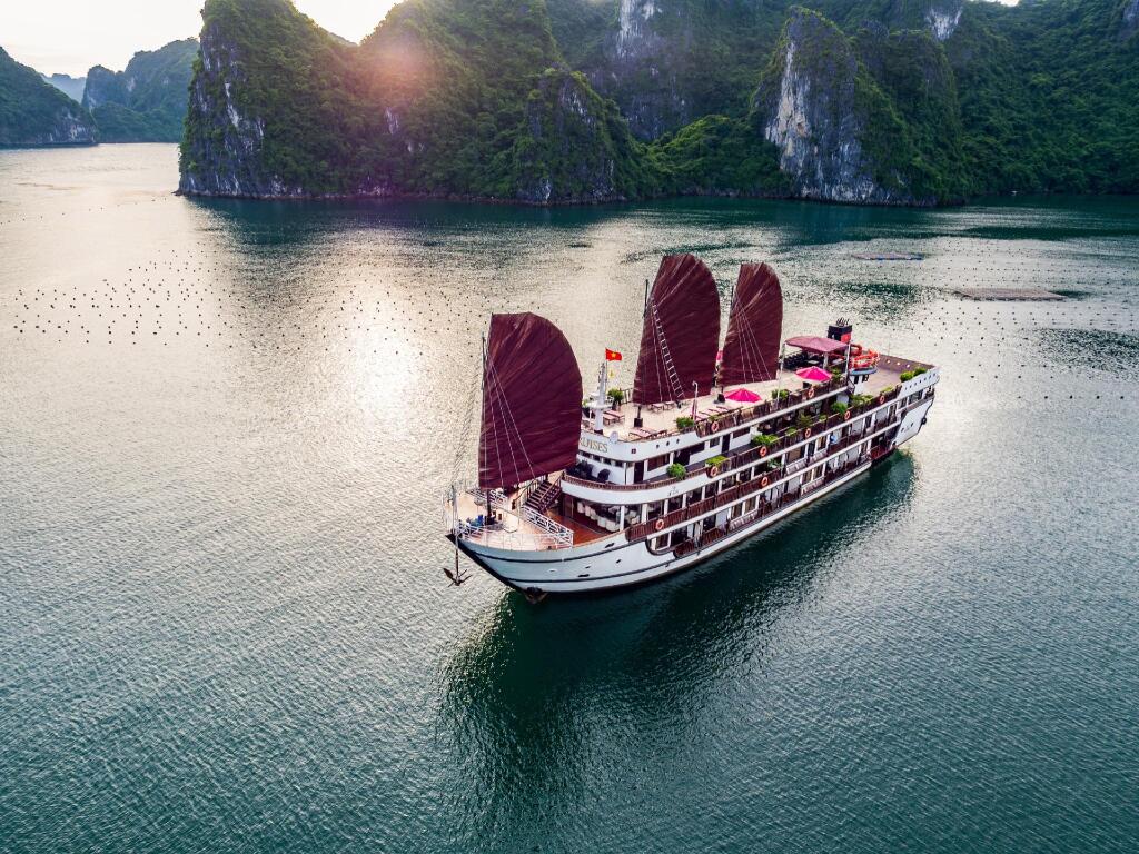 Халонг: Alisa Premier Cruise