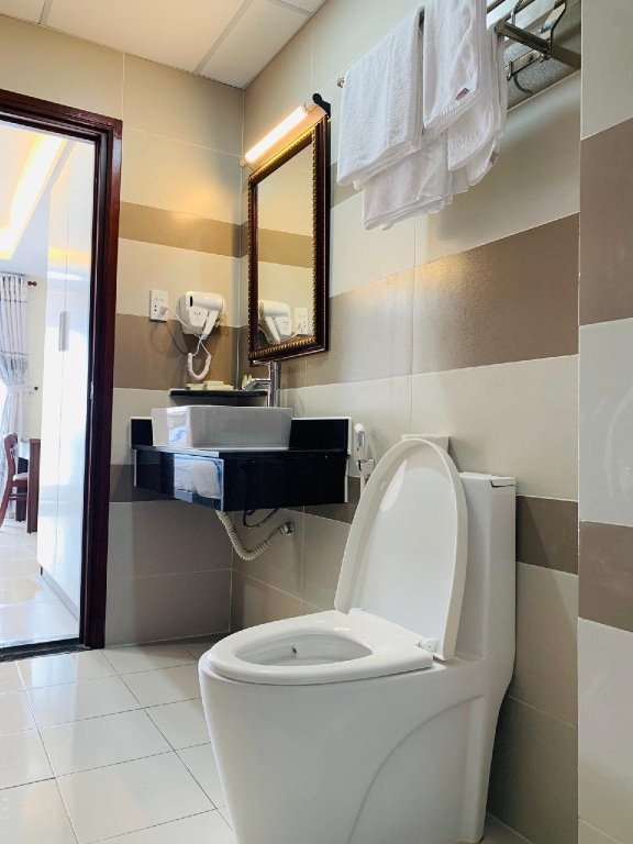 Тхузаумот: Tran Long Binh Duong Hotel