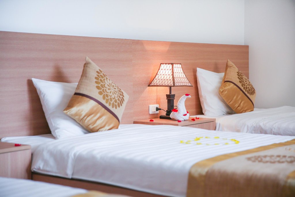 Хаулок: Long Anh Hotel