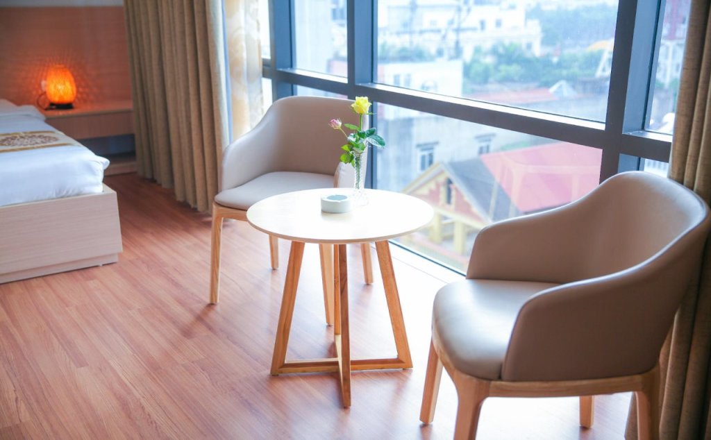 Хаулок: Long Anh Hotel