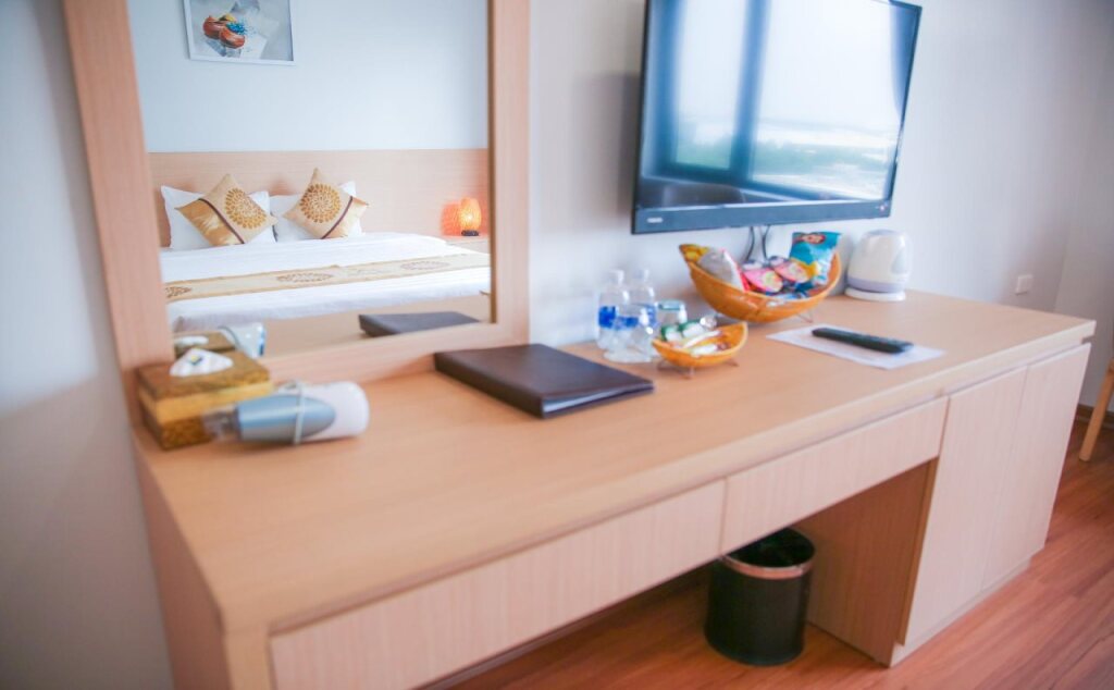 Хаулок: Long Anh Hotel