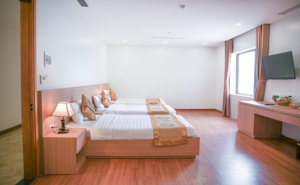 Хаулок: Long Anh Hotel