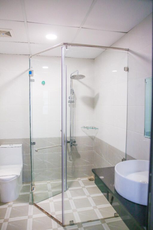 Хаулок: Long Anh Hotel