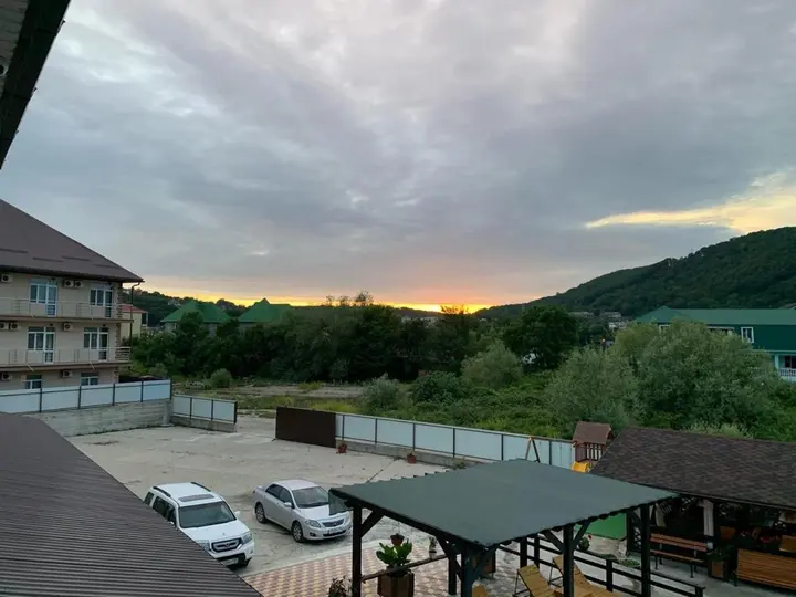 Новомихайловский: Kovcheg Guest House