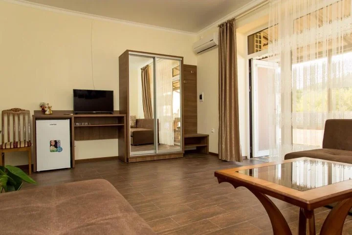Новомихайловский: Kovcheg Guest House