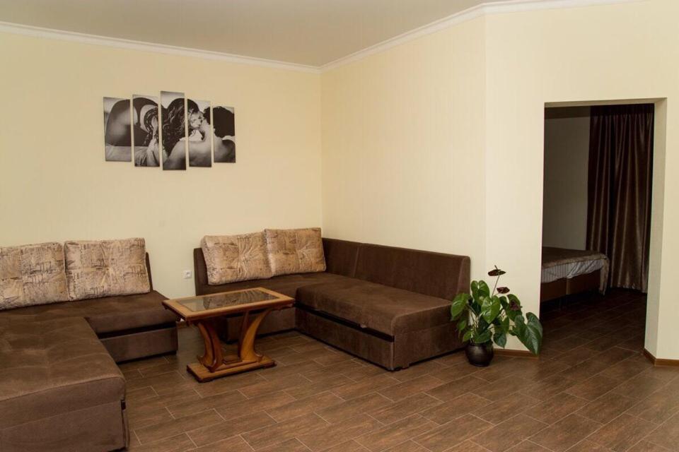 Новомихайловский: Kovcheg Guest House