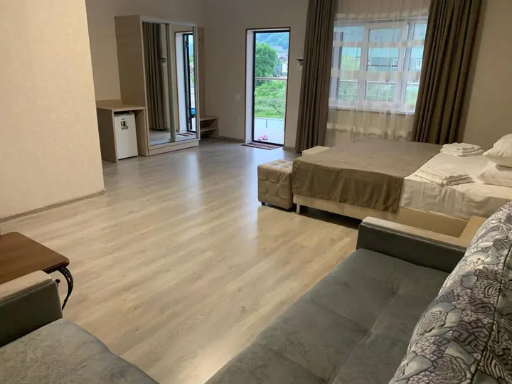 Новомихайловский: Kovcheg Guest House