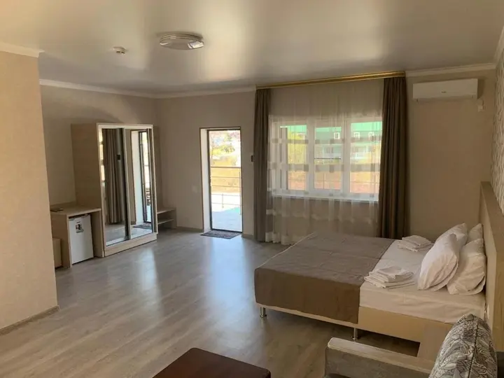 Новомихайловский: Kovcheg Guest House
