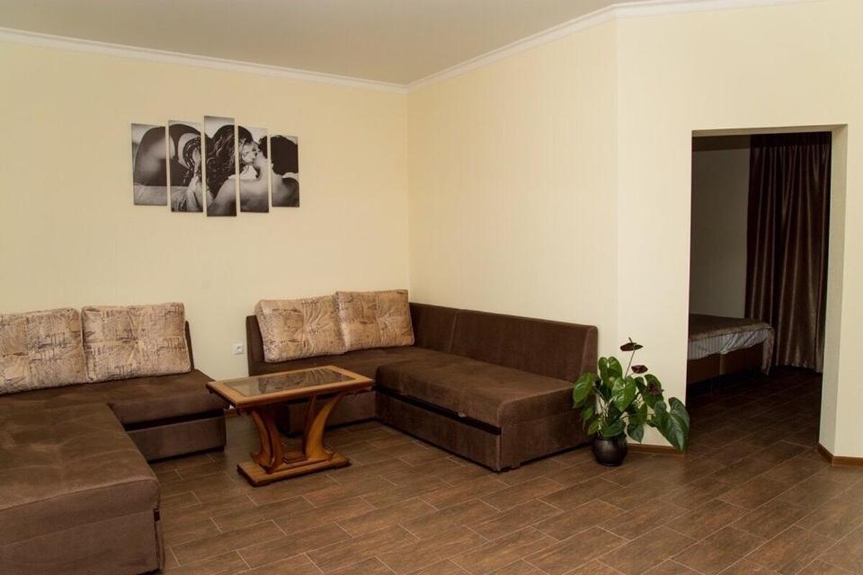 Новомихайловский: Kovcheg Guest House