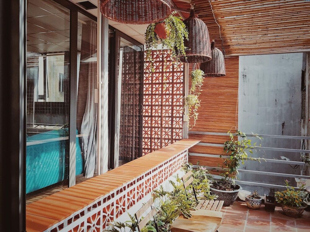 Ханой: Hover House