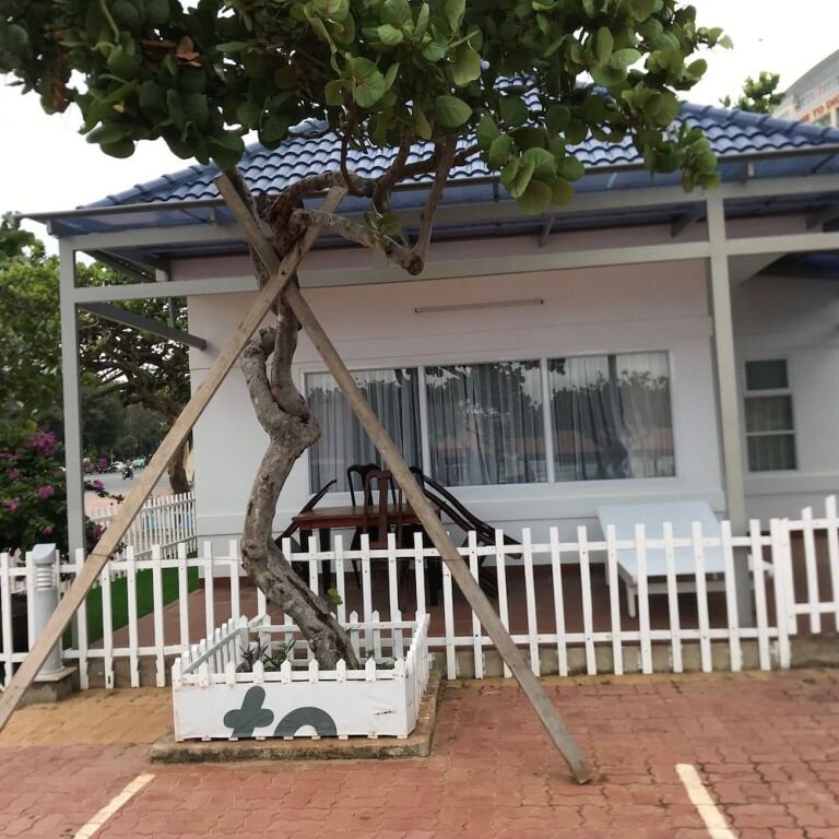 Вунгтау: Lotus Seaside Bungalows