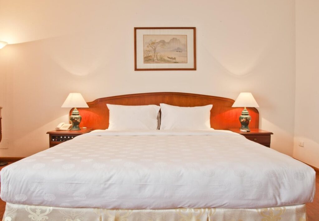 Ханой: Halais Hotel