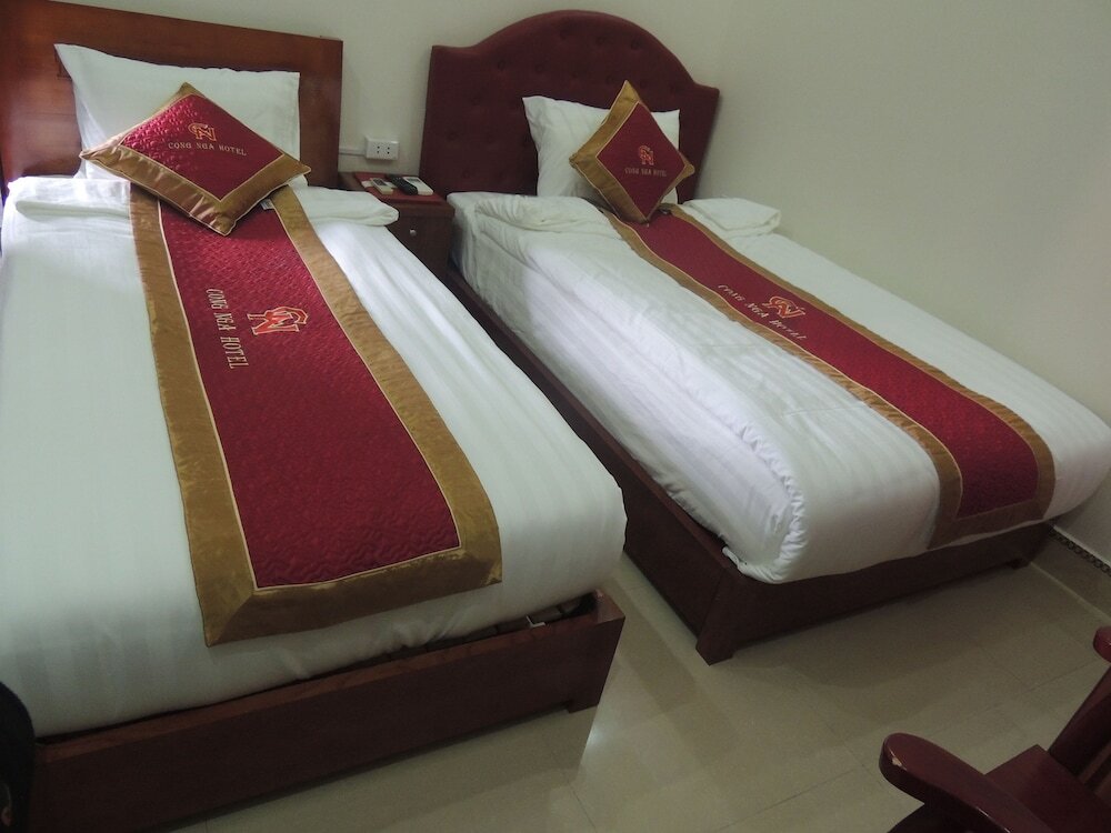 Халонг: Cong Nga Hotel